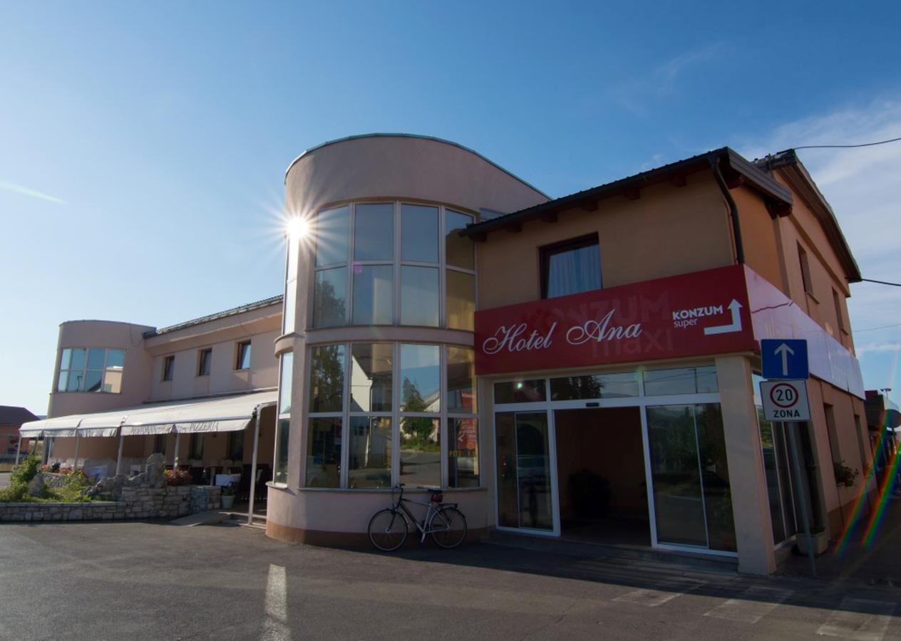 Hotel Ana Gospić Exterior foto